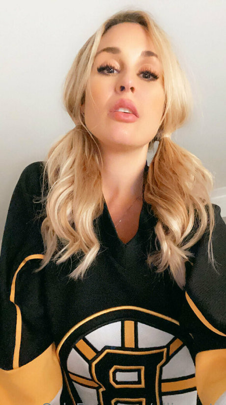 allieraetv star hot pics