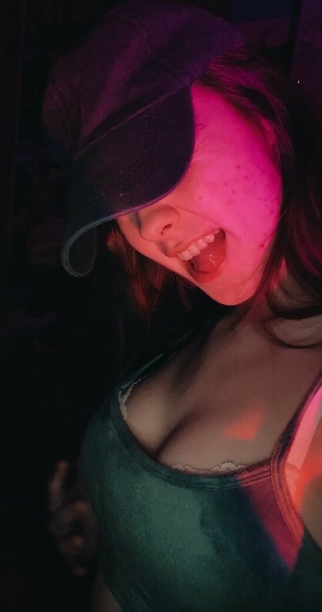 Laura Anne exclusive pornstar pictures