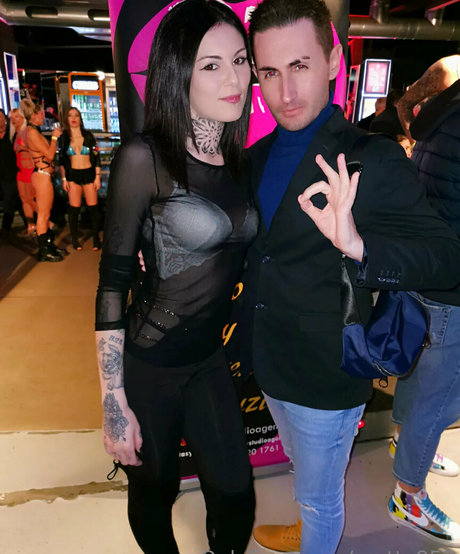 matty852 model exclusive picture