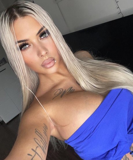 Deminecka free pornstar img