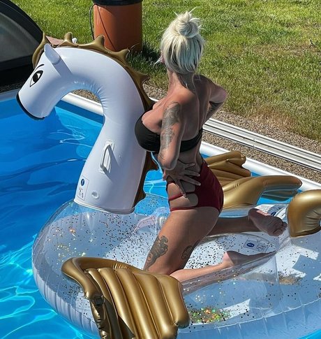 Deminecka hd actress galleries