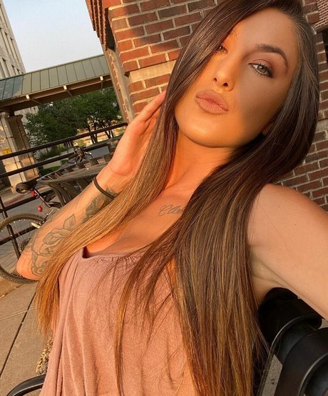 Audralee1k art model pics