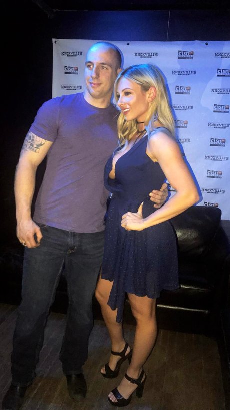 Paige Hathaway xxx model photo