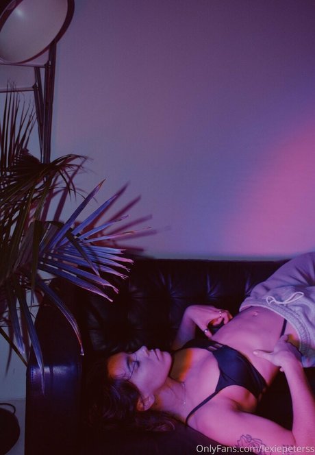 pussy wet onlyfans top img