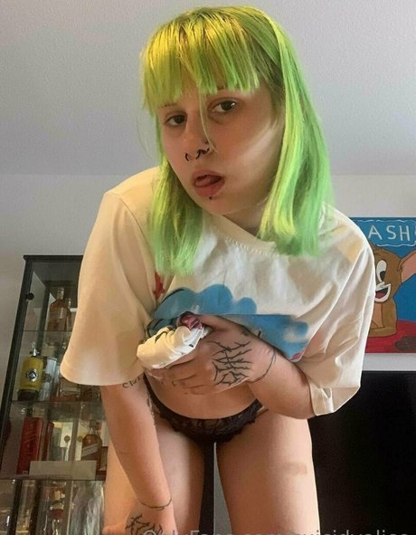 suicidyalice art actress pics