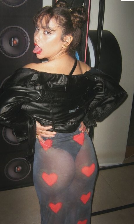 Bruna16 hot star pic