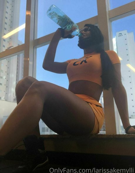 ts larissakemylli nudes model photos
