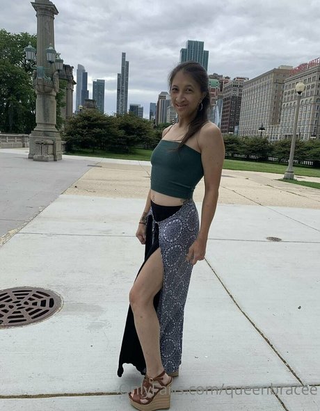 queenbracee art star photo