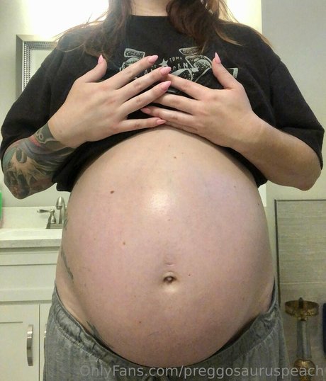 preggosauruspeach perfect model picture