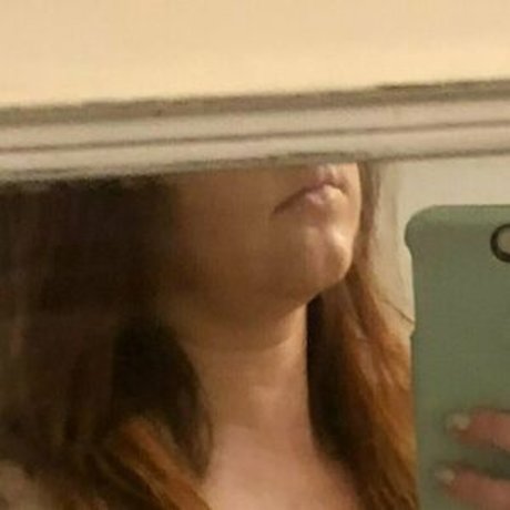 preggosauruspeach nude model photo