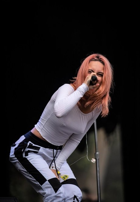 Bea Miller sex star gallery