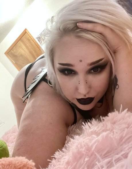 leesuhhh nudes model pictures