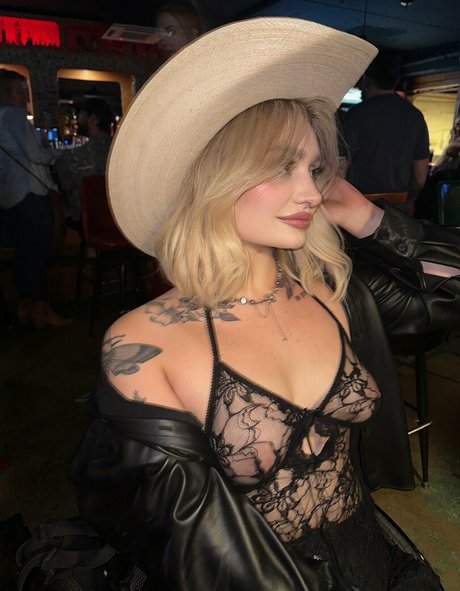 karleexrosee perfect model img