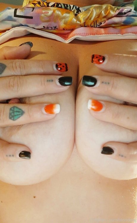 blondeog exclusive pornstar pic