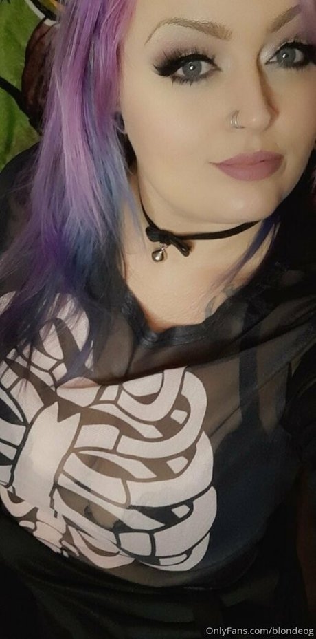 blondeog star erotic pics