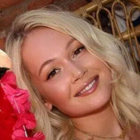 Kelli Berglund nude actress photos