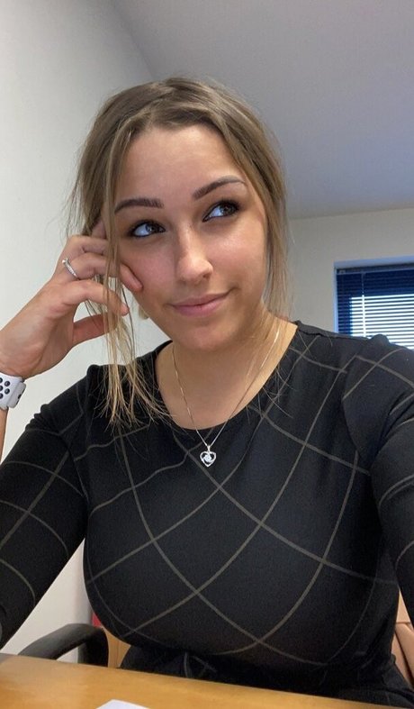 Chloe Smart pornstar art archive