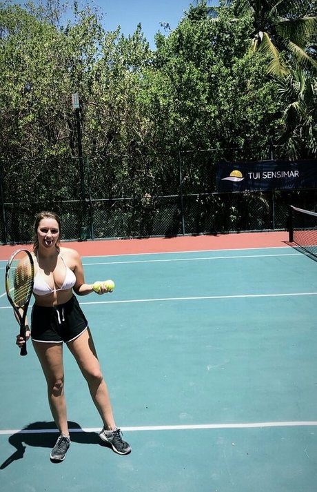 Chloe Smart exclusive star archive