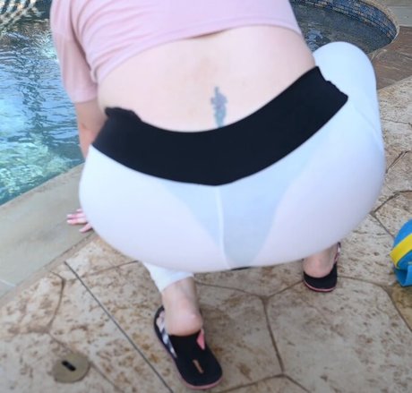 Ellie Renee nice model pics