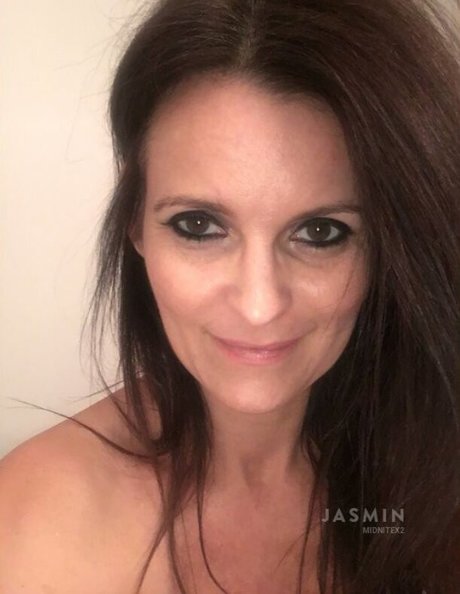 Midnight83 beautiful model pic