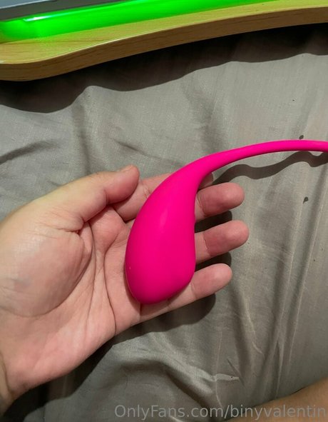 binyvalentin sexy pornstar image