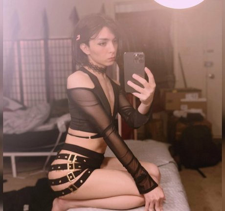 rrfox nudes actress photos