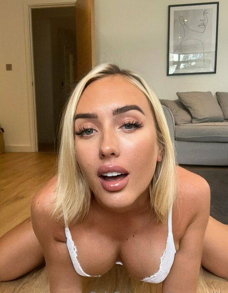 tiggysmith exclusive model gallery