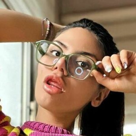 Wen Fuentes model sexy pics