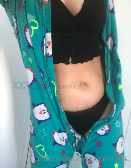 smilingcici nude pornstar img