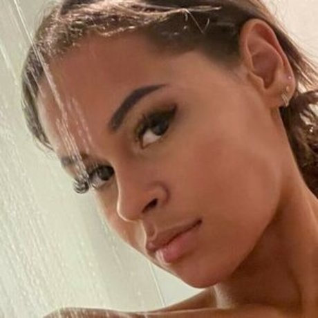 August Laines nude pornstar pics