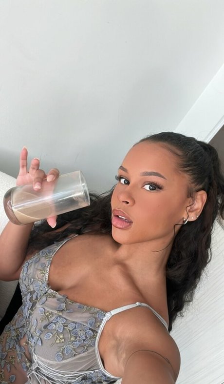 August Laines beautiful model photo