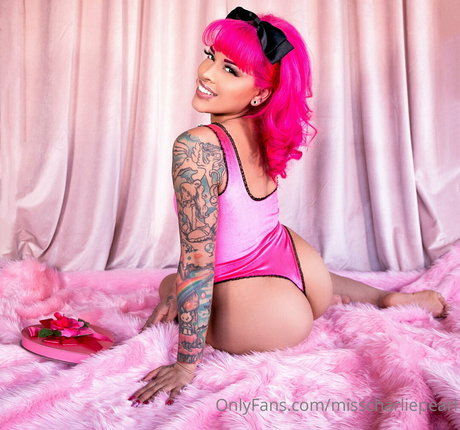 Miss Charlie Pearl nice model image