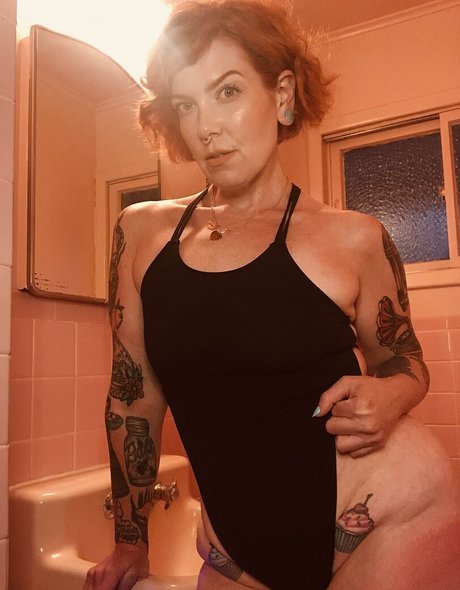 MsBettyWiles nice pornstar img