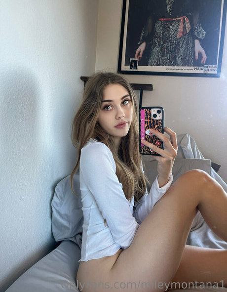 Jessie Carter nude star photo