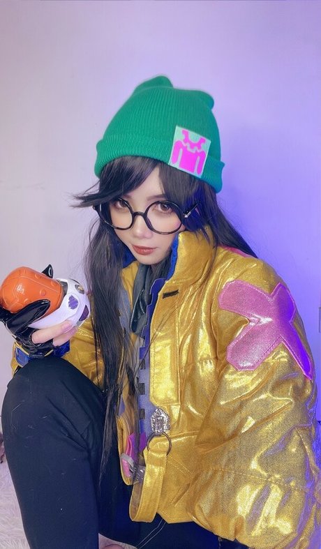 PoppaChan model erotic pics