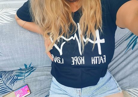 ewalexi pornstar hot pic