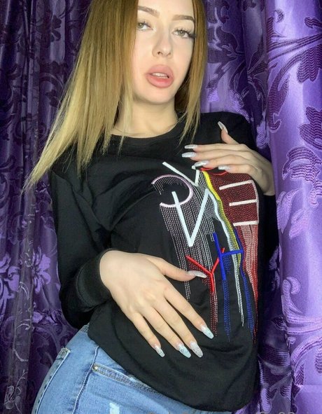 fla03via model naked img