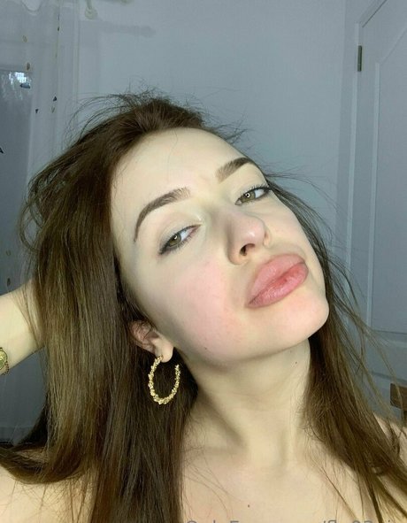 fla03via best actress image