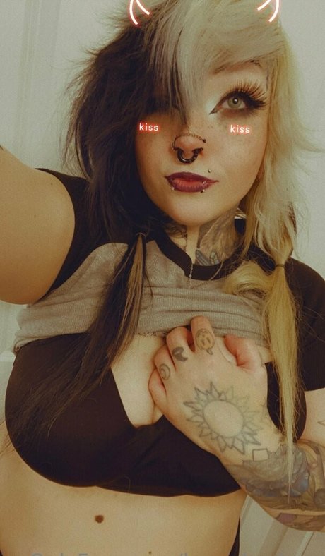 Luna Ghostess naked model photos