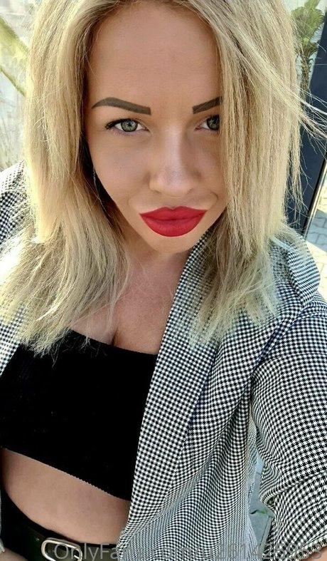 fierymommy perfect model photo