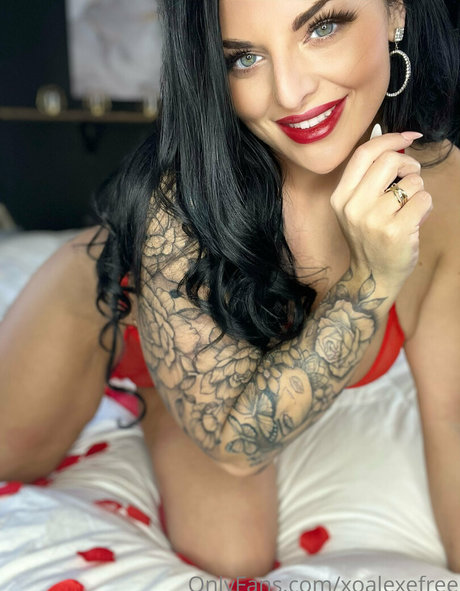 tease lexy beautiful actress pictures