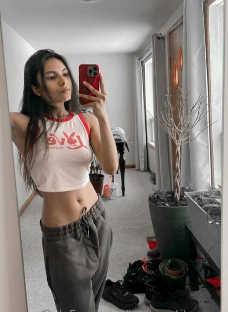 bustypetitemyra nice actress image