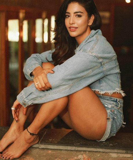 Daksha Nagarkar nudes model galleries