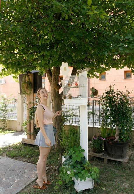 Claudia Veneza model pretty image