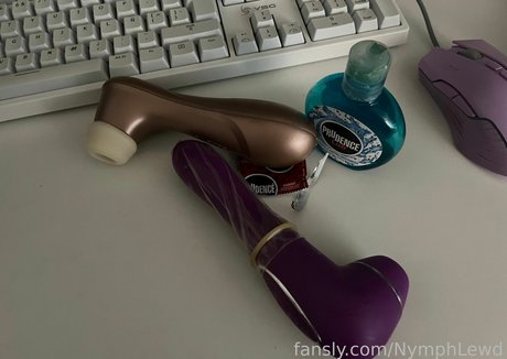 NymphLewd hot model pictures