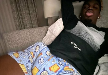 Teammillz star porn pic