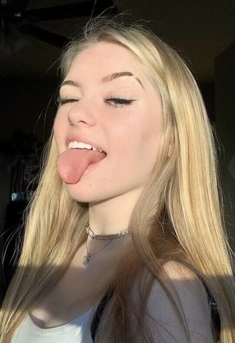 NaomiSkyex high quality pornstar gallery