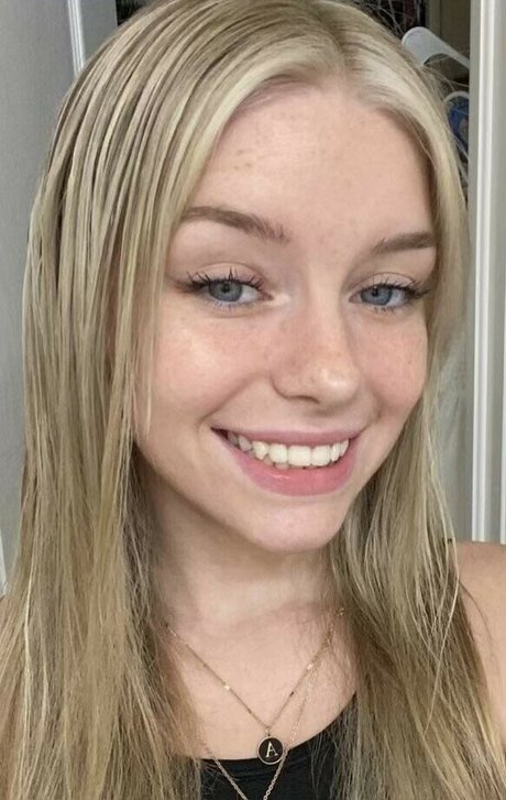 NaomiSkyex best pornstar pics