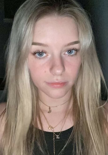 NaomiSkyex free pornstar pic