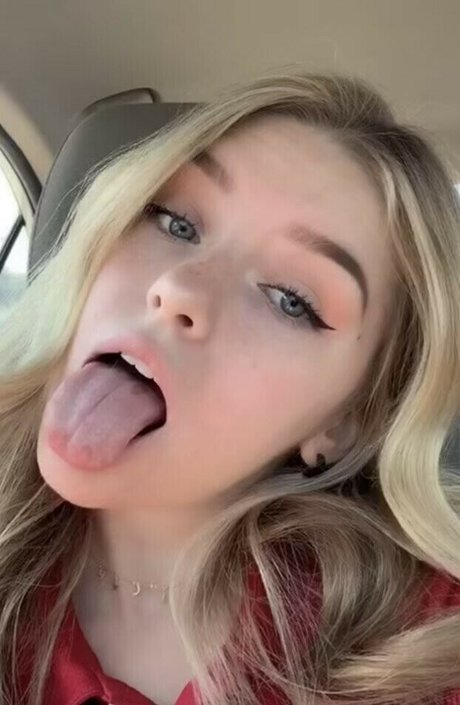 NaomiSkyex nice actress pictures